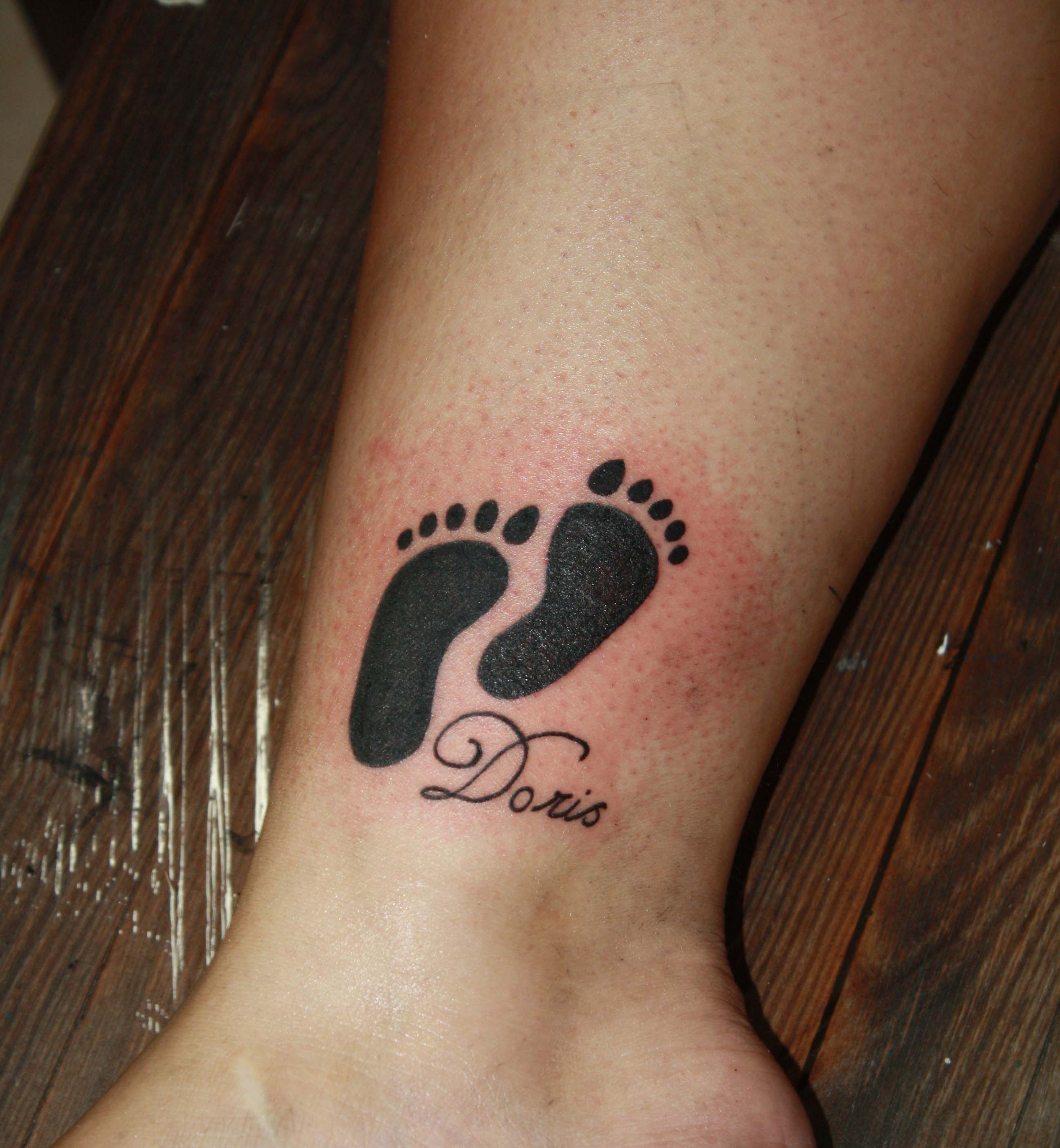 Ankle Name Tattoo Ideas