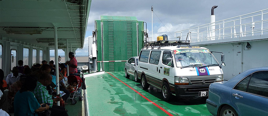 Ferry-boat de Guiana para Suriname