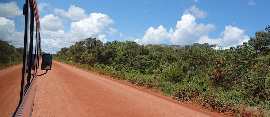 Autocarro / Ônibus de Paramaribo para Albina, Suriname