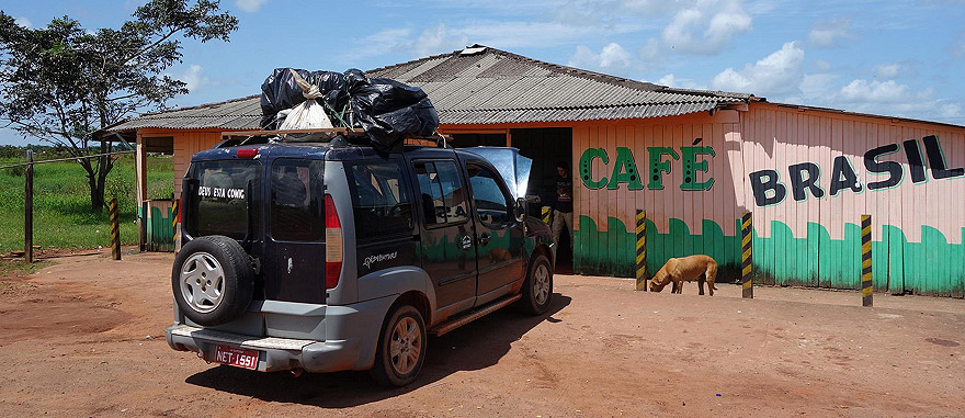 Táxi 4x4 de Oiapoque para Macapá, Brasil